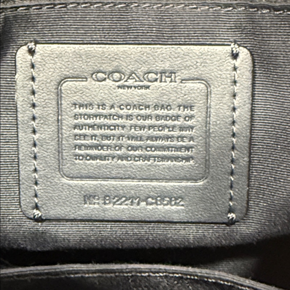 Coach Dempsey 22 Denim Signature Tote + Rare Starfish & Silver Charms - Picture 16 of 16